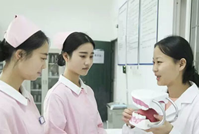 成都护士学校