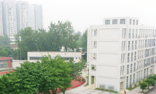 成都洞子口职业高级中学新生必备