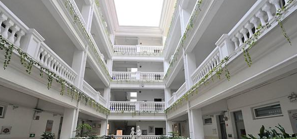上海市贸易学校